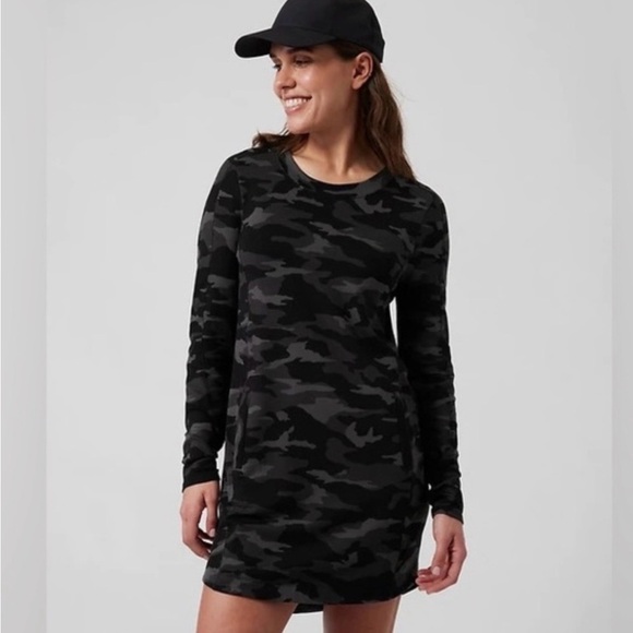 Athleta Dresses & Skirts - Athleta Camouflage Long Sleeve Balance Dress